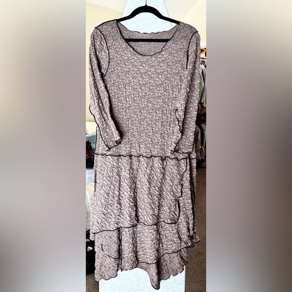 noblu Dresses & Skirts - Noblu Elegant beige and black dress size small